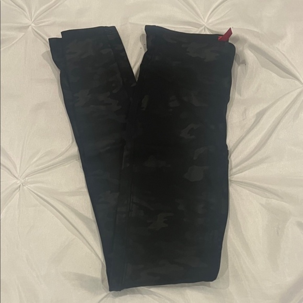SPANX Black Camouflage Leggings Size  XS